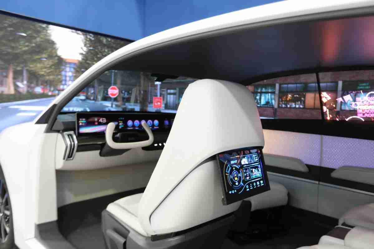 888.BY集团电子游戏的「可卷式后座娱乐显示器」加强后座乘客的感官体验，，，并保有个性化设计，，可依使用偏好进行动态调整。。