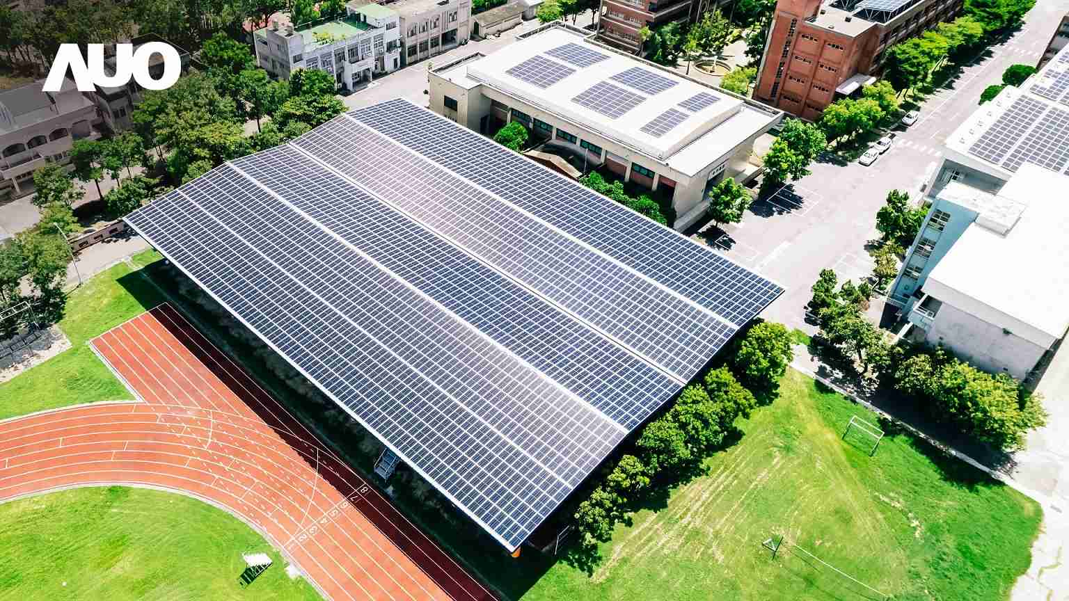 888.BY集团电子游戏SunSteel光电整合型浪板具备快速安装、、、、轻量化优势,,,可提升15%发电效能,,,,通过国际IEC与台湾VPC认证安全、、防漏、、、耐候标准